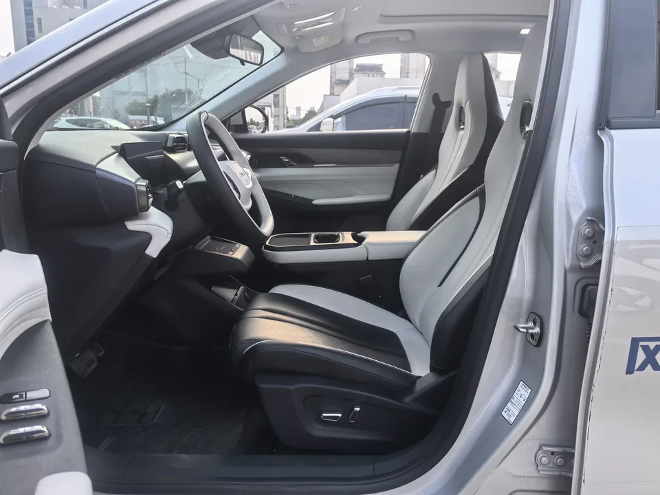 Dongfeng Fengshen L7 PHEV Fengshen L7 PHEV 2025 205 Super long range premium model 2025 — thumbnail 5