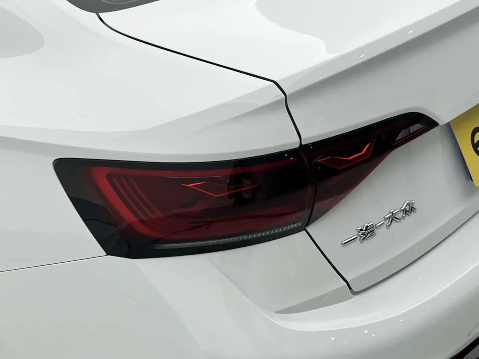 Volkswagen Sagitar Sagitar 2023 280TSI DSG Beyond Edition Plus 2022 — thumbnail 4