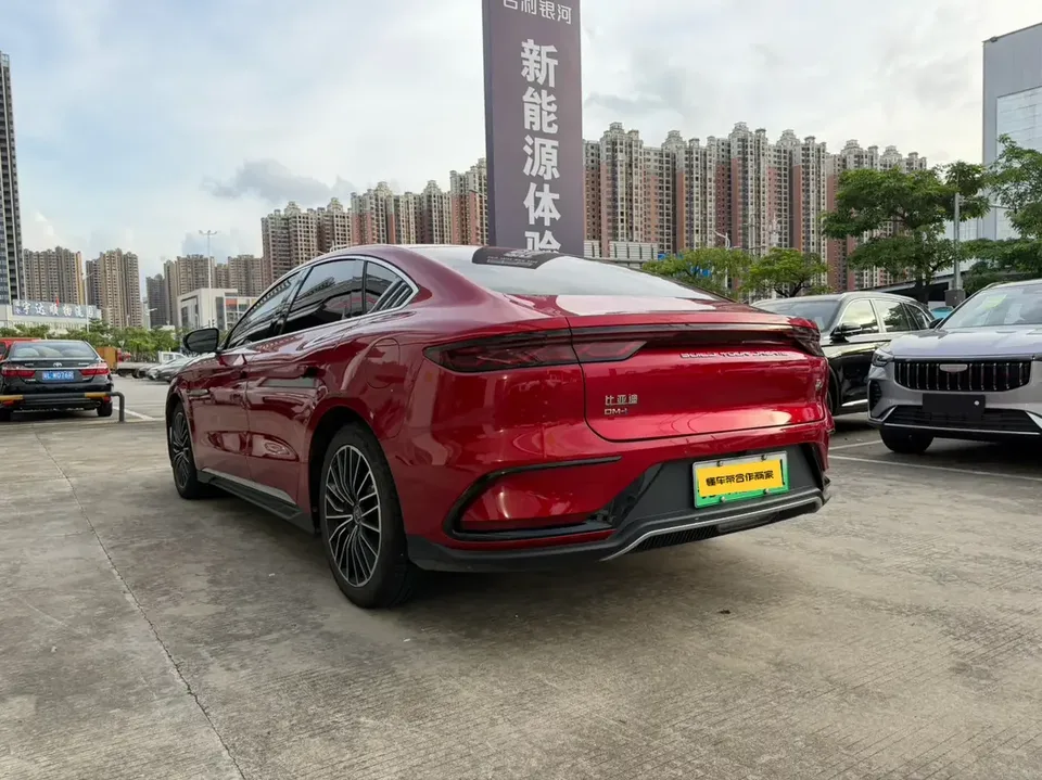 BYD Han DM Chinese DM 2022 DM-i 121KM Premium 2022 — thumbnail 2