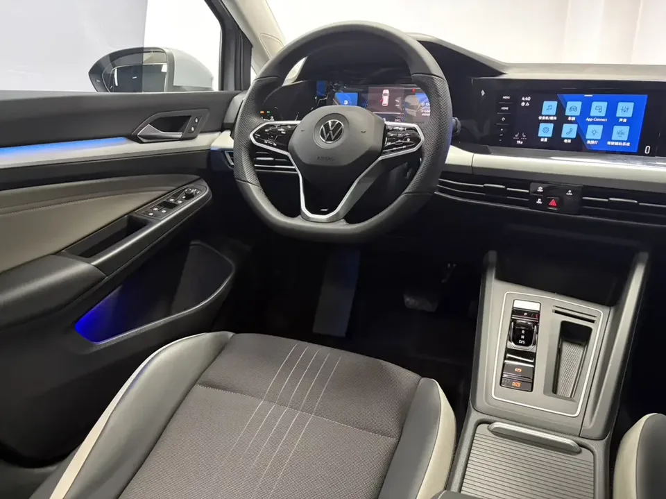 Volkswagen Golf golf 2023 280TSI DSG Pro facelift 2023 — thumbnail 4