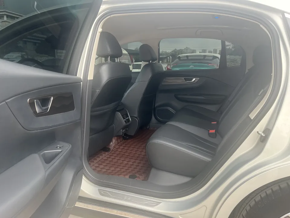 Hongqi E-QM5 Hongqi E-QM5 2022 Charging 431km LeXiang Edition 5-seater 2022 — thumbnail 3