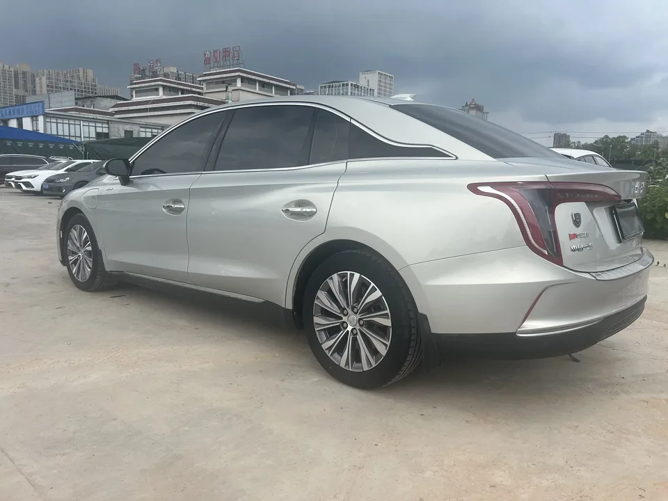 Hongqi E-QM5 Hongqi E-QM5 2022 Charging 431km LeXiang Edition 5-seater 2022 — thumbnail 4