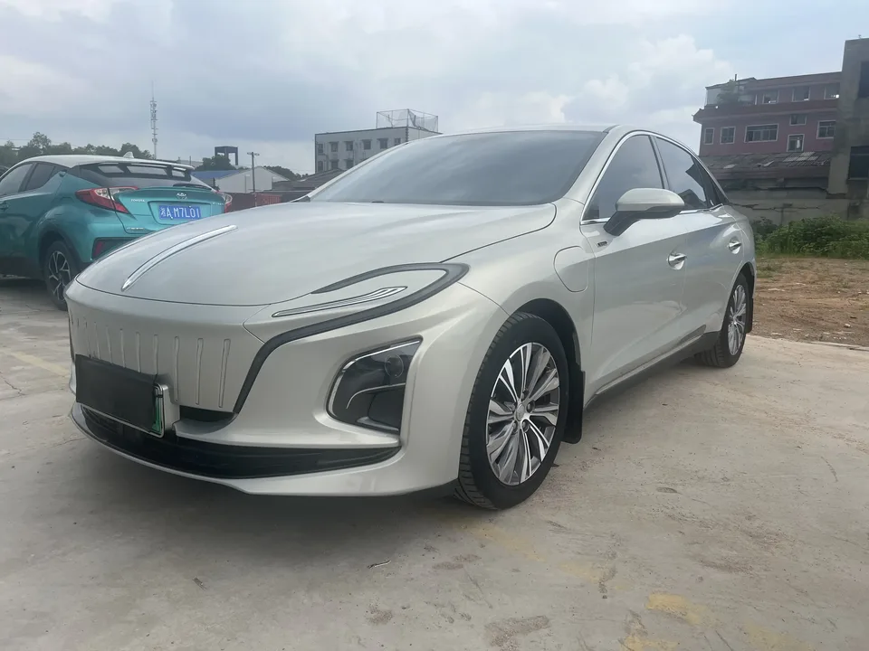 Hongqi E-QM5 Hongqi E-QM5 2022 Charging 431km LeXiang Edition 5-seater 2022 — photo 1, buy with delivery to Moscow