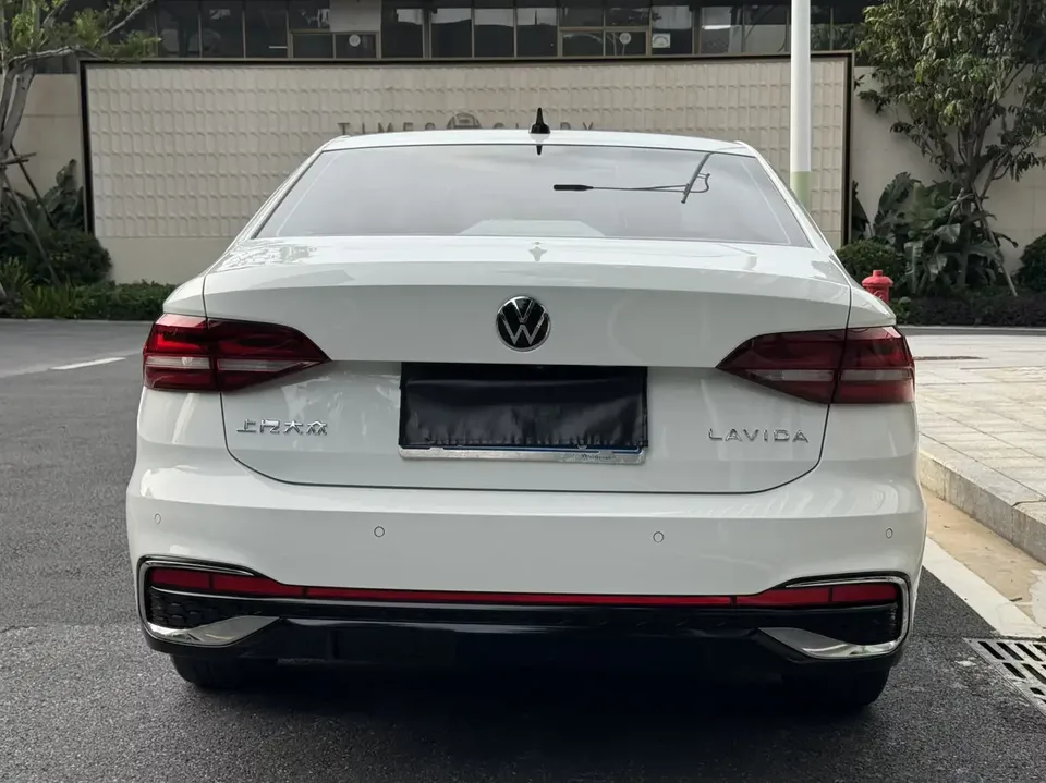 Volkswagen Lavida Lavida 2023 Modified 1.5L Automatic Starry Sky 5 Million Edition 2023 — thumbnail 2