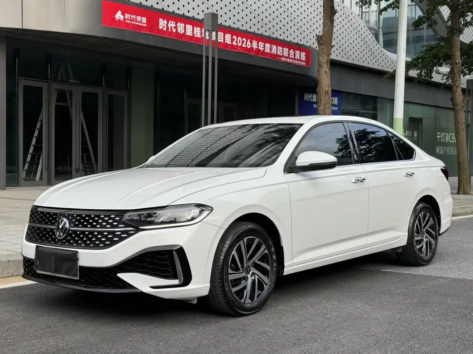 Volkswagen Lavida Lavida 2023 Modified 1.5L Automatic Starry Sky 5 Million Edition 2023 — photo 1, buy with delivery to Moscow