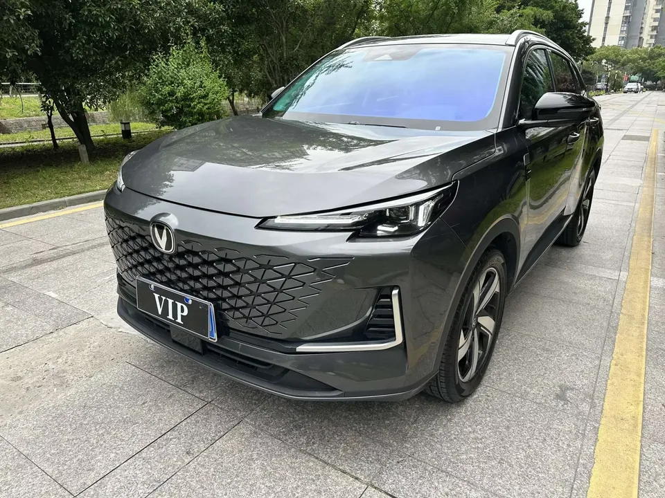 Changan CS55 Plus Changan CS55 PLUS 2024 The third generation 1.5T DCT light year version 2024 — photo 1, buy with delivery to Moscow