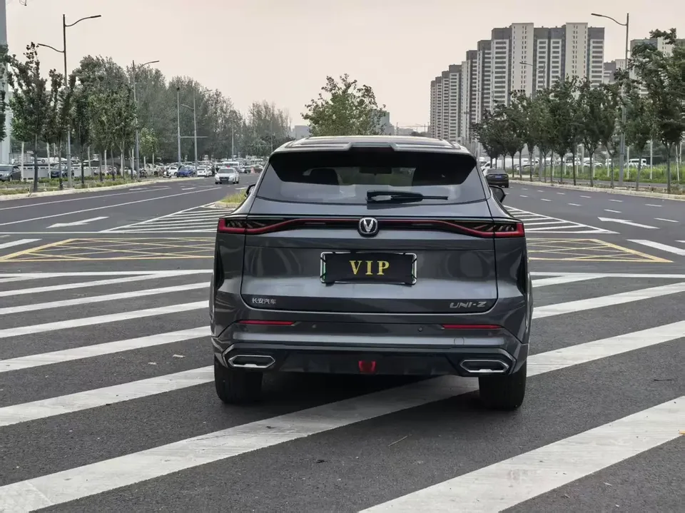 Changan UNI-Z PHEV Changan UNI-Z PHEV 2024 Blue Whale iDD 125KM Excellence 2024 — thumbnail 2