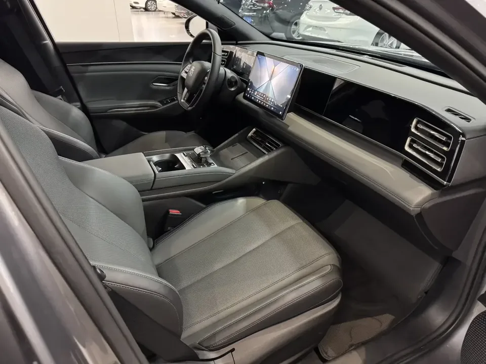 BYD Qin L DM Qin L DM 2025 Intelligent Driving Edition DM-i 80KM Leading Edition 2025 — thumbnail 3