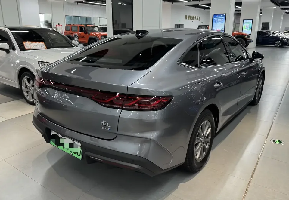 BYD Qin L DM Qin L DM 2025 Intelligent Driving Edition DM-i 80KM Leading Edition 2025 — thumbnail 4