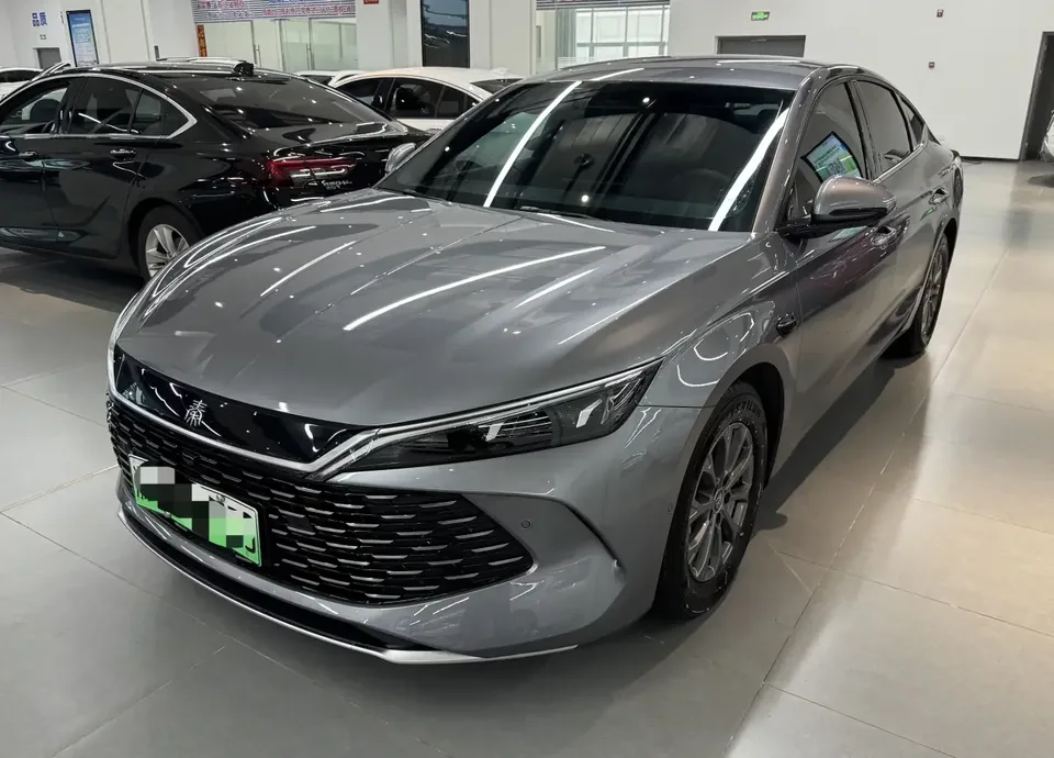 BYD Qin L DM Qin L DM 2025 Intelligent Driving Edition DM-i 80KM Leading Edition 2025 — photo 1, buy with delivery to Moscow