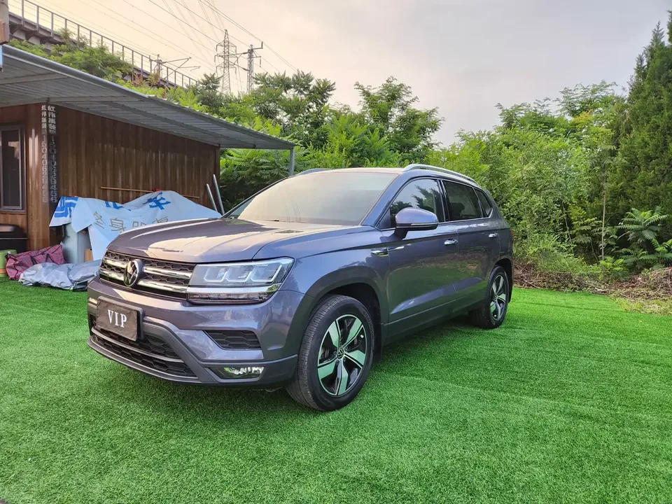 Volkswagen Tharu tuyue 2022 280TSI 2WD Comfort Edition 2022 — photo 1, buy with delivery to Moscow