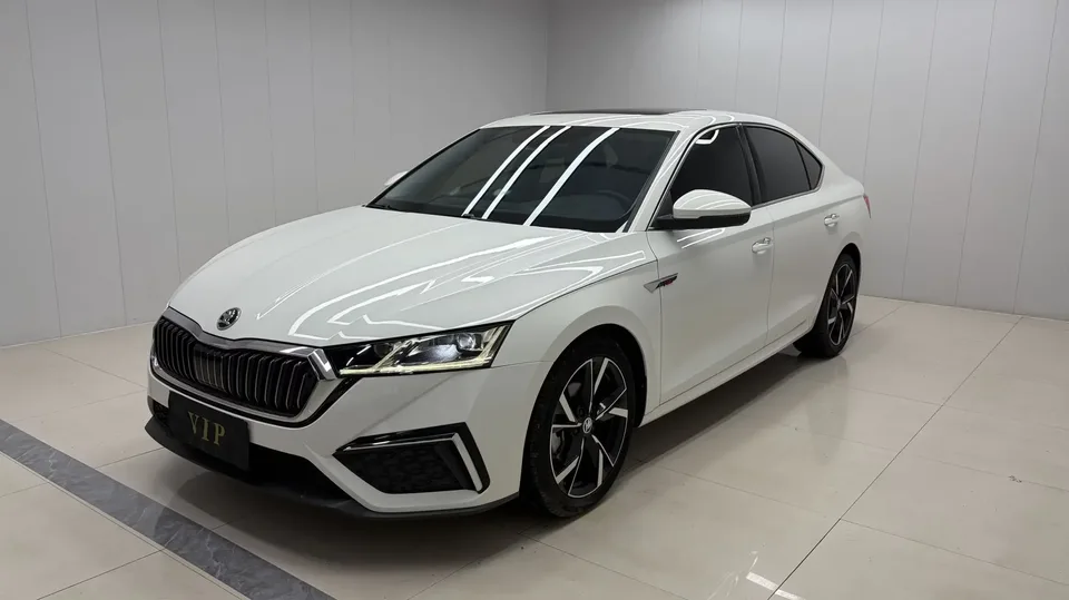 Skoda Octavia Octavia 2022 PRO TSI280 DSG Luxury Edition 2022 — photo 1, buy with delivery to Moscow