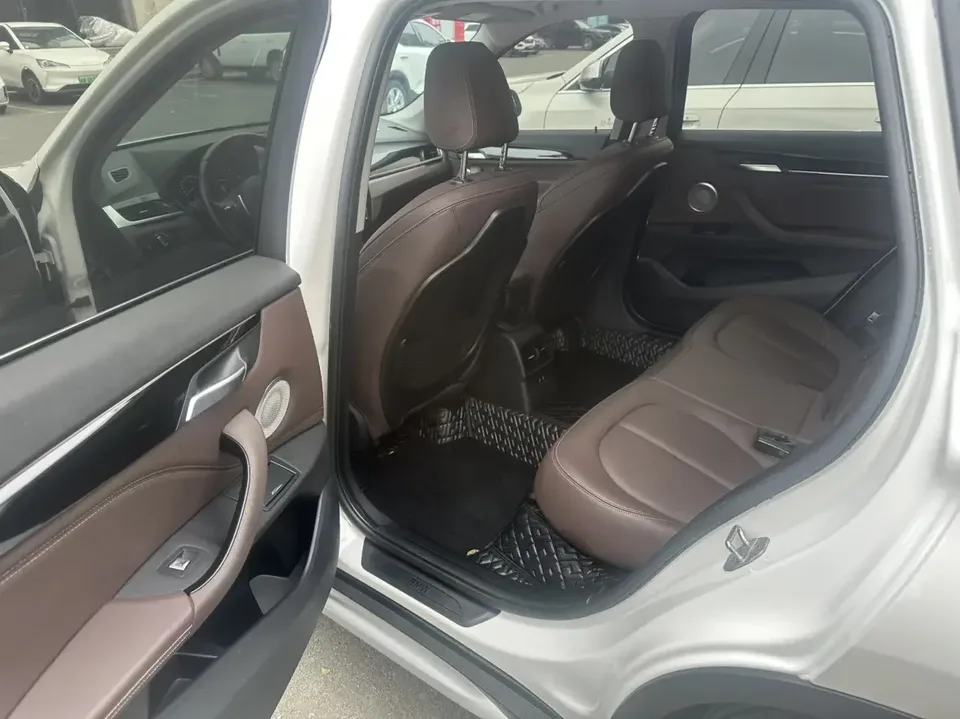 BMW X1 BMW X1 2022 sDrive20Li Premium 2022 — thumbnail 4