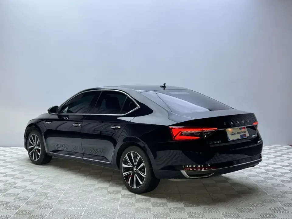 Skoda Superb Speedy 2023 TSI280 DSG Premium Edition 2023 — миниатюра 4