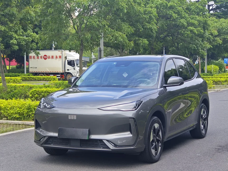 Geely Galaxy E5 Galaxy E5 2024 440km Explorer Edition 2025 — photo 1, buy with delivery to Moscow