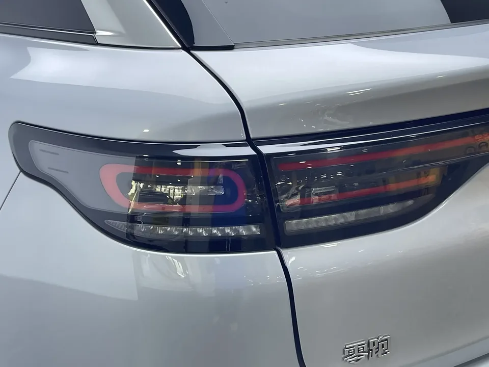 Leapmotor Zero running C11 Zero running C11 2026 Pure electric version 640 LiDAR Zhizun version 2025 — thumbnail 4