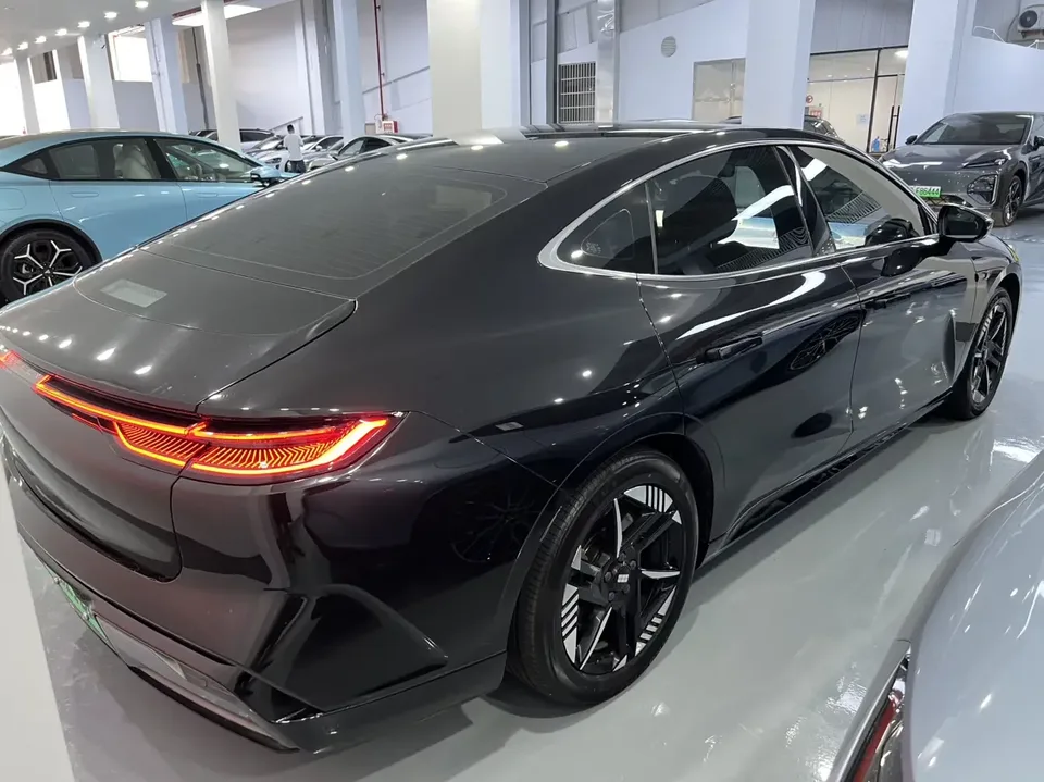 Geely Galaxy E8 Galaxy E8 2024 550km PRO 2025 — thumbnail 2