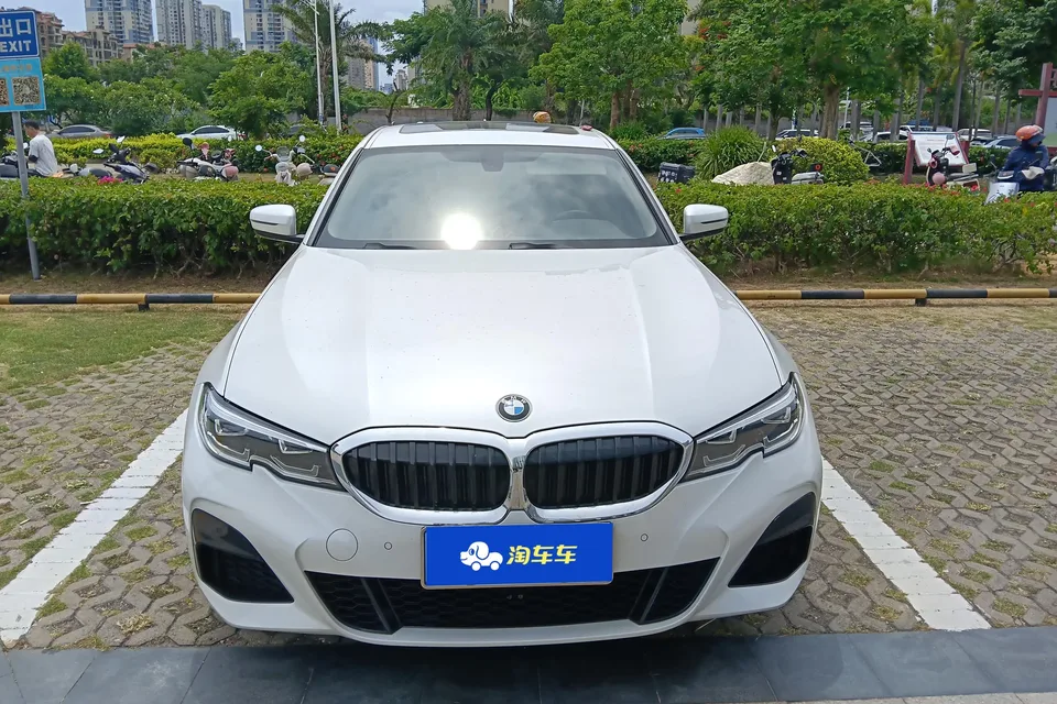 BMW 3 Series BMW 3 Series 2022 320Li M Sport Package 2022 — photo 1, buy with delivery to Moscow