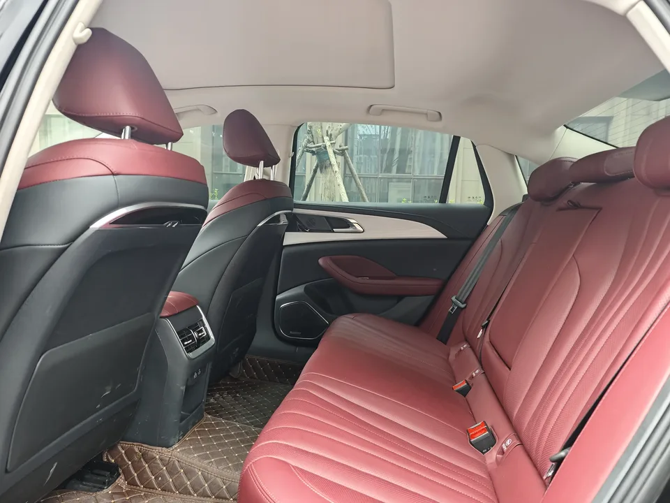 Hongqi H5 Hongqi H5 2025 1.5T DCT Flagship Edition 2025 — thumbnail 3