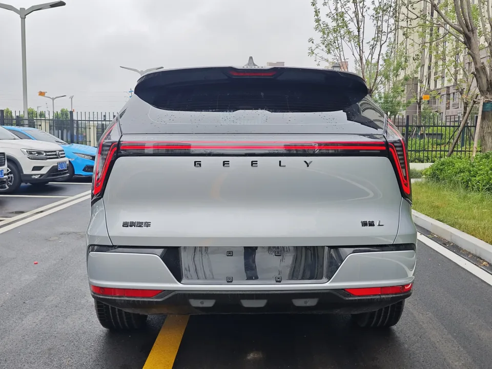 Geely Atlas L Boyue L 2025 The fourth generation 1.5TD DCT Jinxiu 2025 — thumbnail 2