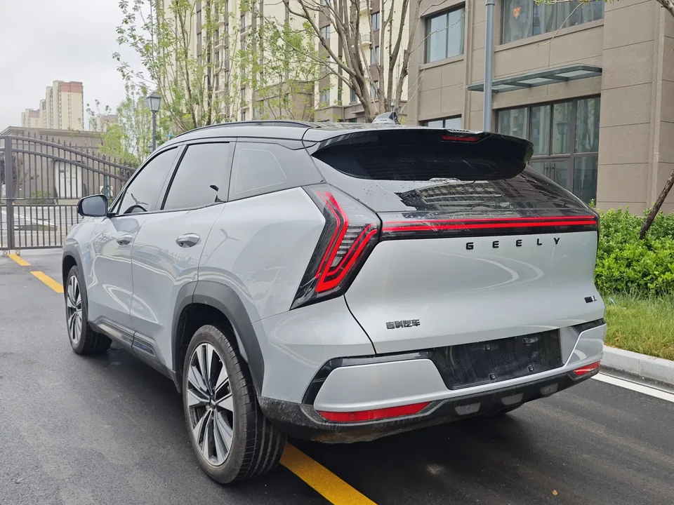 Geely Atlas L Boyue L 2025 The fourth generation 1.5TD DCT Jinxiu 2025 — thumbnail 4