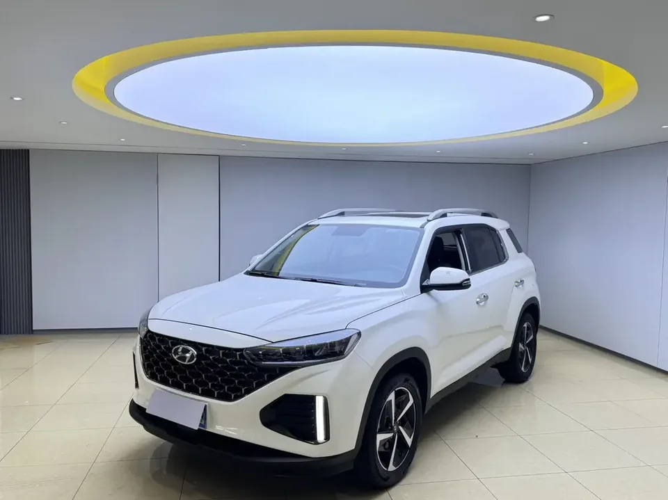 Hyundai ix35 Hyundai ix35 2021 240T GDi DCT 2WD Leading Edition GLS 2022 — photo 1, buy with delivery to Moscow