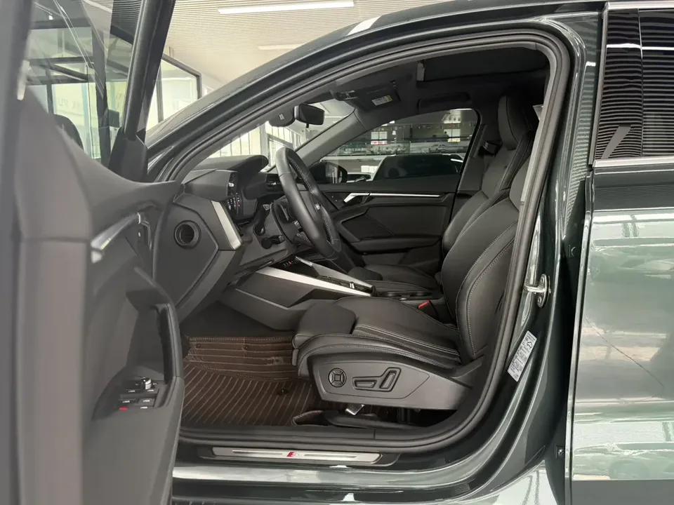 Audi A3 Audi A3 2023 A3L Limousine 35 TFSI facelift: stylish and sporty 2023 — thumbnail 3