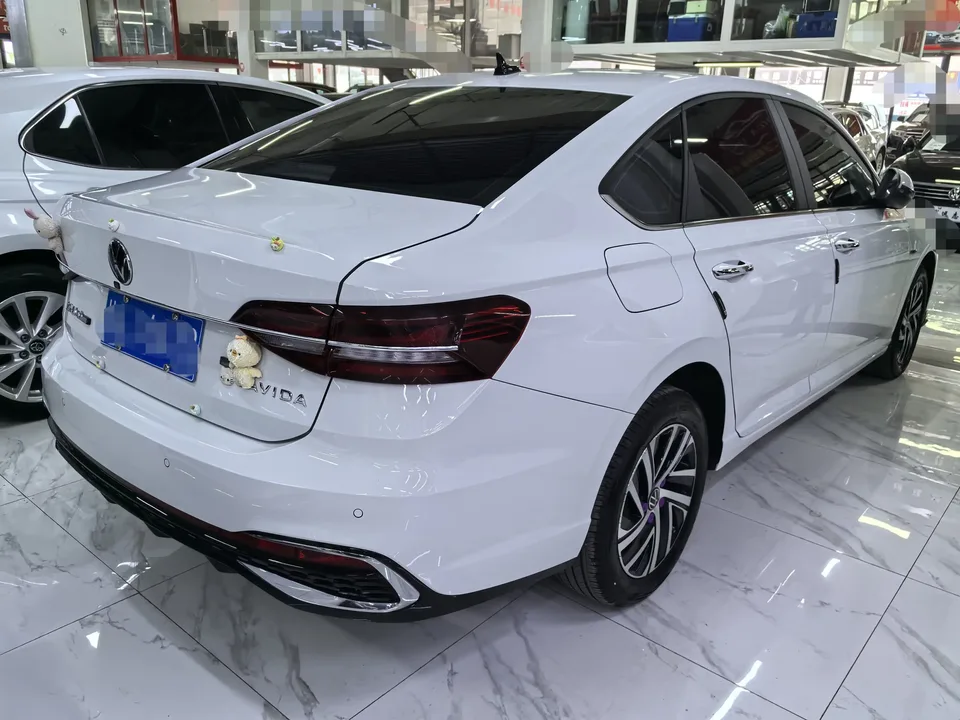 Volkswagen Lavida Lavida 2024 1.5L Automatic 5 Million Edition 2025 — thumbnail 2