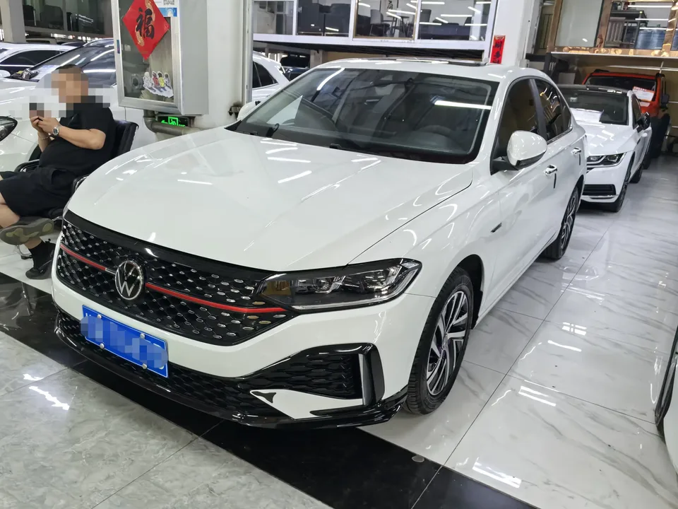 Volkswagen Lavida Lavida 2024 1.5L Automatic 5 Million Edition 2025 — photo 1, buy with delivery to Moscow