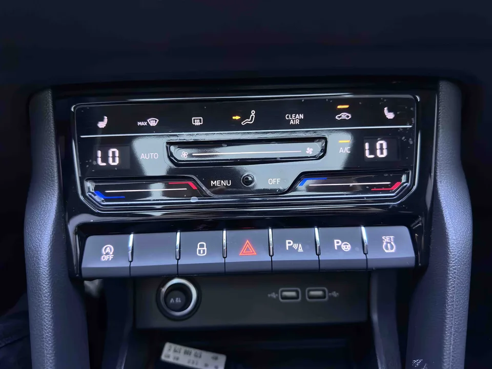 Skoda Karoq Korok 2023 TSI280 Luxury Edition 2023 — thumbnail 4