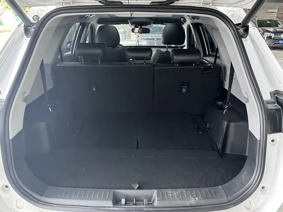 Chery Tiggo 8 Tiggo 8 2025 Excellence Edition 230TCI Automatic Deluxe Edition 2024 — thumbnail 4