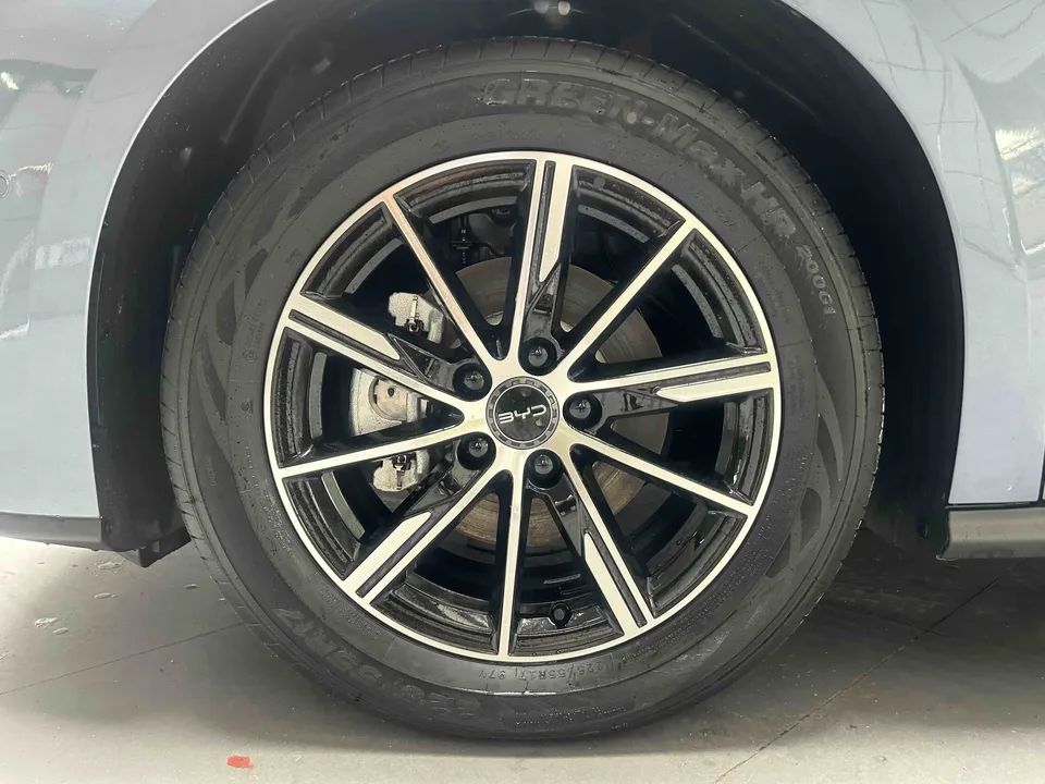 BYD Seal 06DM Seal 06DM 2025 DM-i 120KM Premium Edition 2025 — thumbnail 2