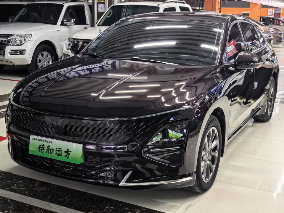 Wuling Starlight PHEV Wuling Starlight PHEV 2025 70km Smart Standard 2025 — photo 1, buy with delivery to Moscow