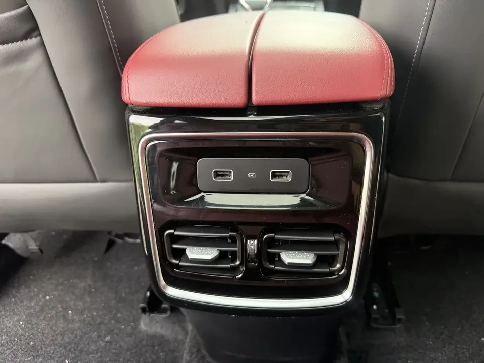 Jetour Jietu X70 PLUS Jietu X70 PLUS 2023 1.5T DCT Brave PLUS 5-seater 2023 — thumbnail 4