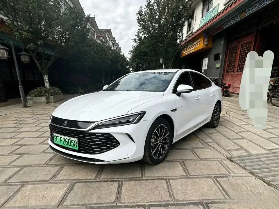 BYD Qin L DM Qin L DM 2024 DM-i 120KM Leading Type 2024 — photo 1, buy with delivery to Moscow