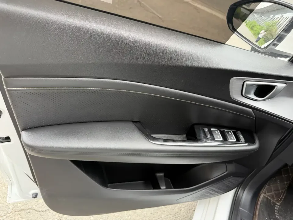 Wuling Jiachen Wuling Jiachen 2022 1.5T CVT Premium Flagship Model 2023 — thumbnail 4