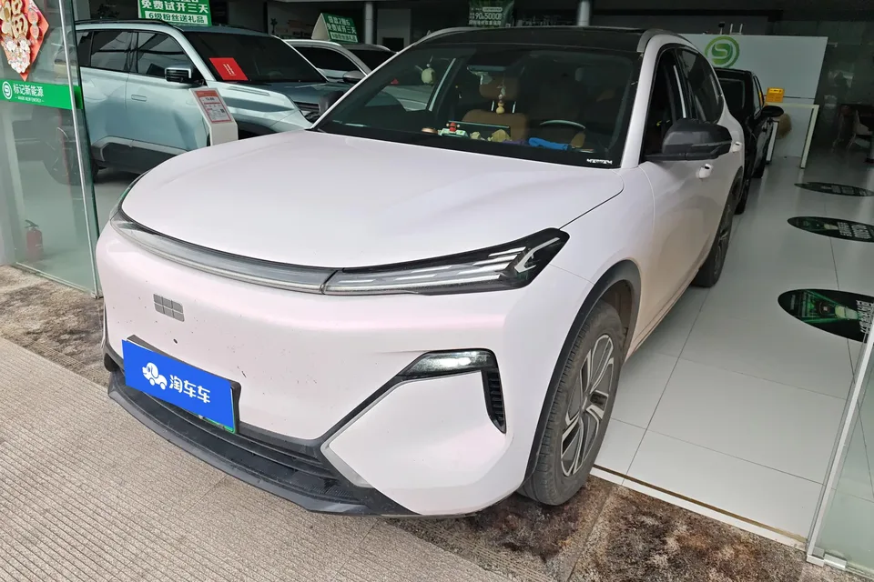 Geely Galaxy Starship 7 EM-i Galaxy Starship 7 EM-i 2025 120KM Sailing+ 2025 — photo 1, buy with delivery to Moscow