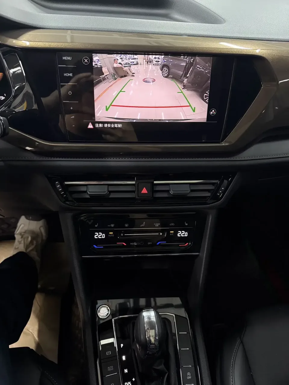 Volkswagen Tharu tuyue 2022 280TSI 2WD Deluxe Edition 2023 — thumbnail 3
