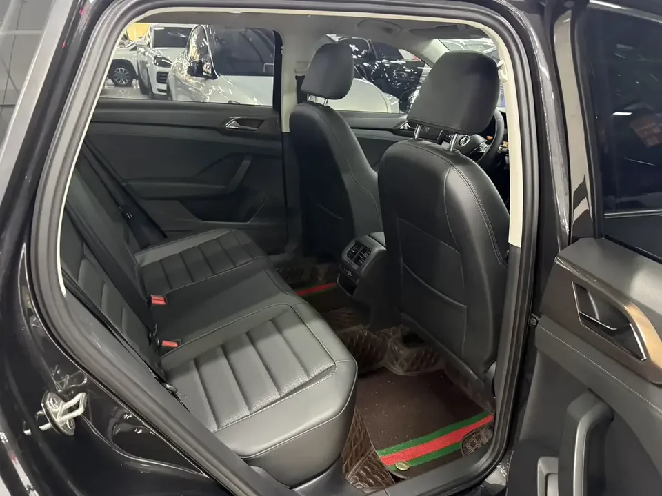 Volkswagen Tharu tuyue 2022 280TSI 2WD Deluxe Edition 2023 — thumbnail 4