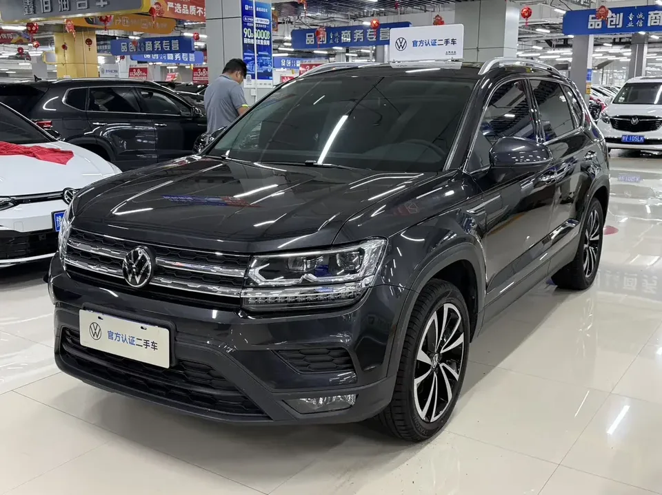 Volkswagen Tharu tuyue 2022 280TSI 2WD Deluxe Edition 2023 — photo 1, buy with delivery to Moscow