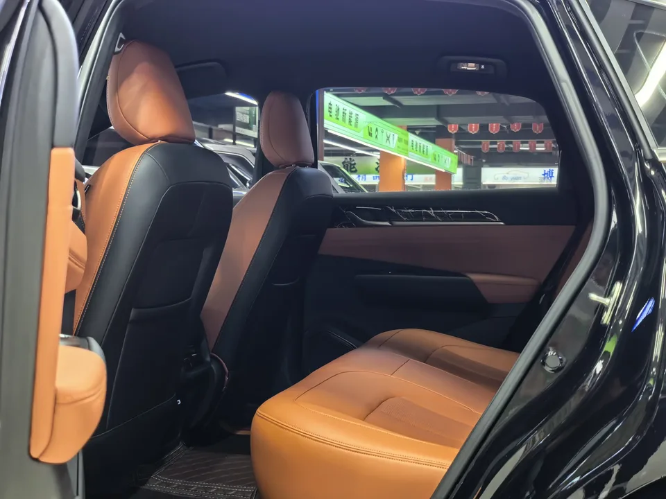 Wuling Starlight EV Wuling Starlight EV 2025 610km Smart Flagship 2025 — thumbnail 4