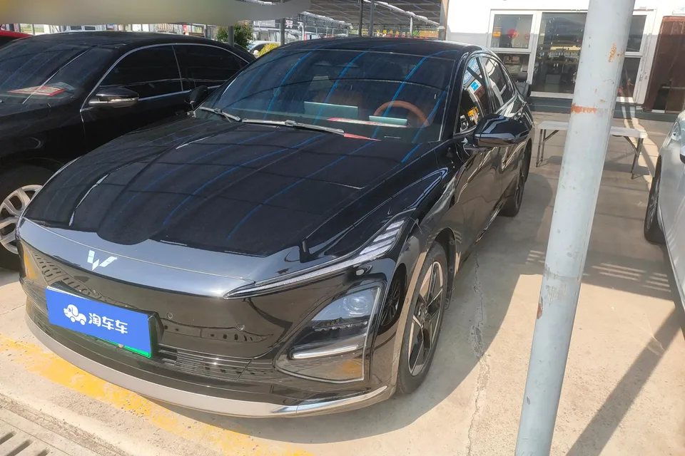Wuling Starlight EV Wuling Starlight EV 2025 610km Smart Flagship 2025 — photo 1, buy with delivery to Moscow