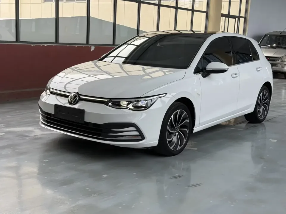 Volkswagen Golf golf 2023 280TSI DSG Pro 2023 — photo 1, buy with delivery to Moscow