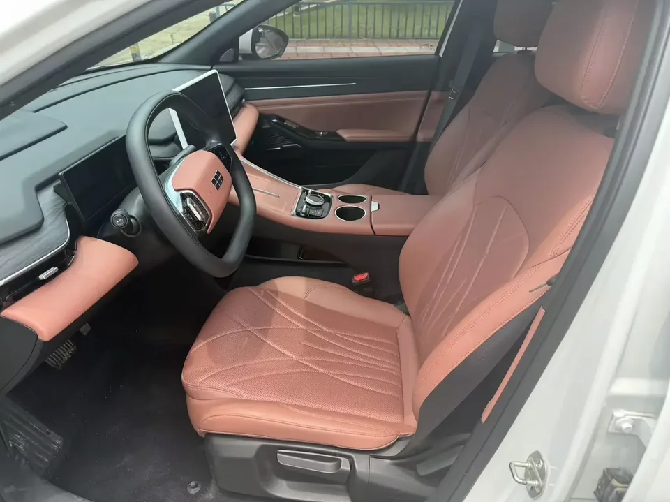 Geely Galaxy L6 Galaxy L6 2025 1.5 EM-i DHT 140KM Long-distance Version 2025 — thumbnail 3