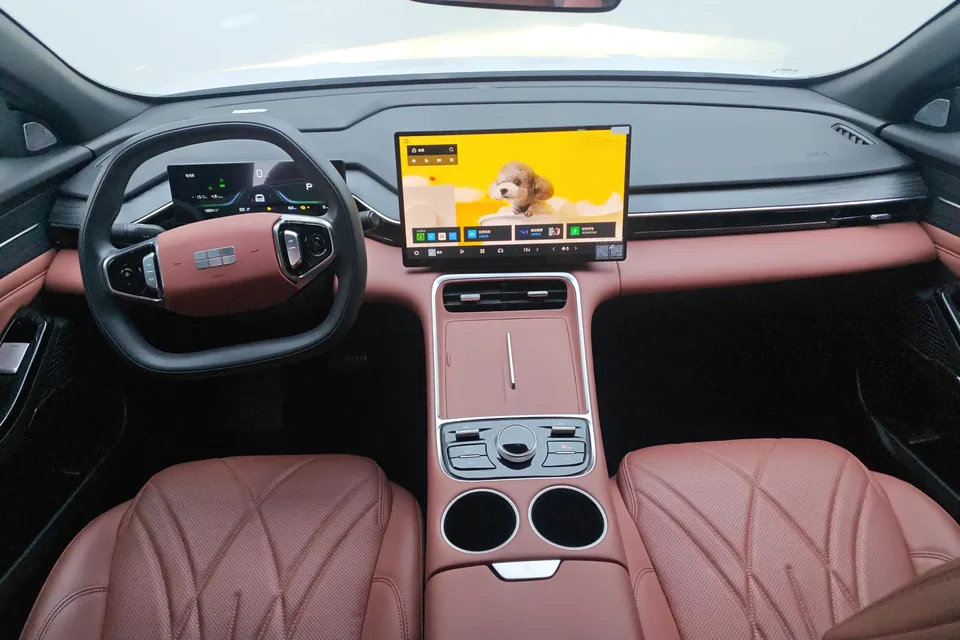 Geely Galaxy L6 Galaxy L6 2025 1.5 EM-i DHT 60KM Sailing Edition 2025 — thumbnail 4