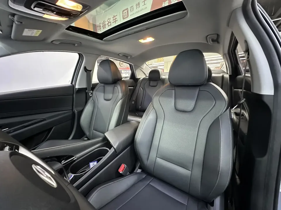Hyundai Elantra Elantra 2023 1.5L CVT LUX Premium Edition 2024 — thumbnail 5