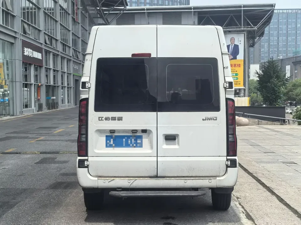 Jiangling Fushun Fushun 2023 2.0T manual diesel short-axle mid-top commercial multi-purpose passenger car 5 seats 2024 — thumbnail 2