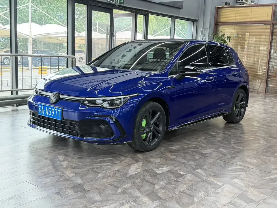 Volkswagen Golf golf 2023 280TSI DSG R-Line 2023 — photo 1, buy with delivery to Moscow