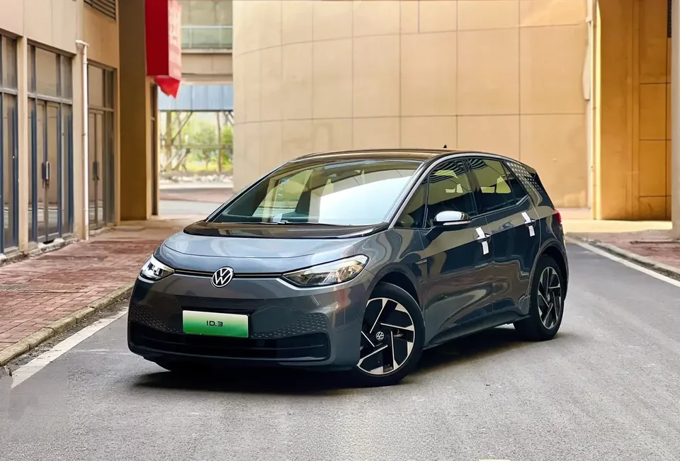 Volkswagen ID.3 Volkswagen ID.3 2023 Pure Smart Edition 2023 — photo 1, buy with delivery to Moscow