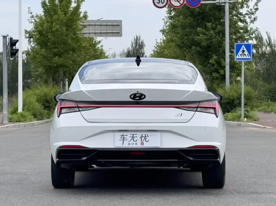 Hyundai Elantra Elantra 2022 1.5L CVT LUX Premium Edition 2023 — thumbnail 2